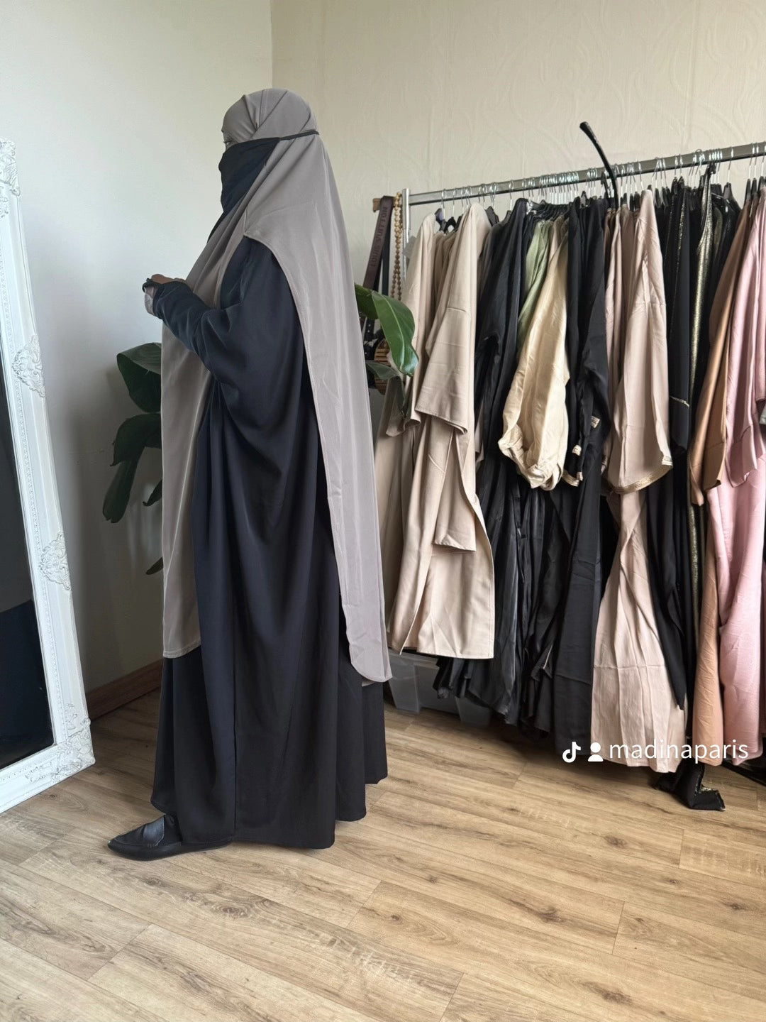 AL MASTURAH ABAYA ZIPP DELUXE ( all colours)